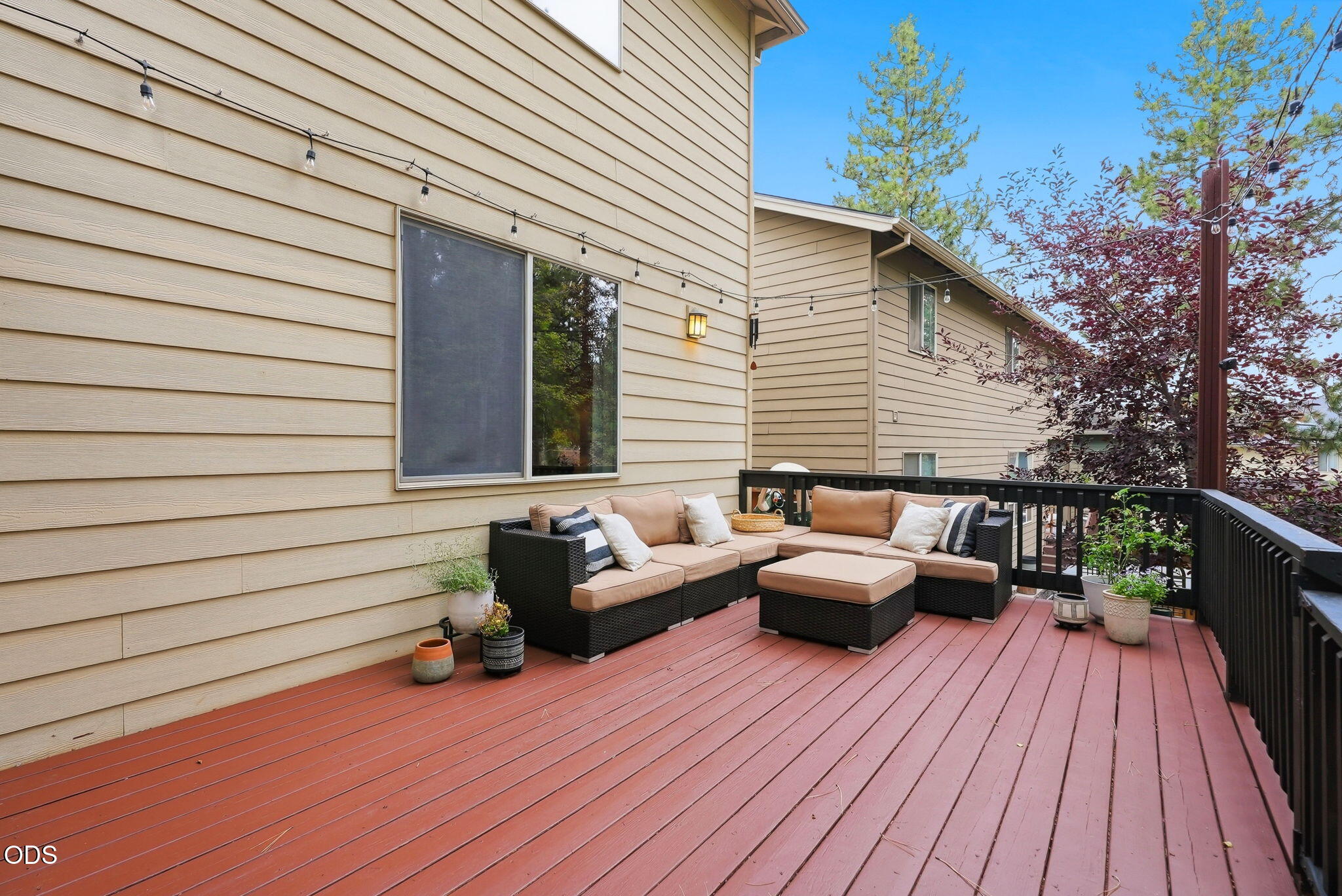 466 NW Flagline Drive