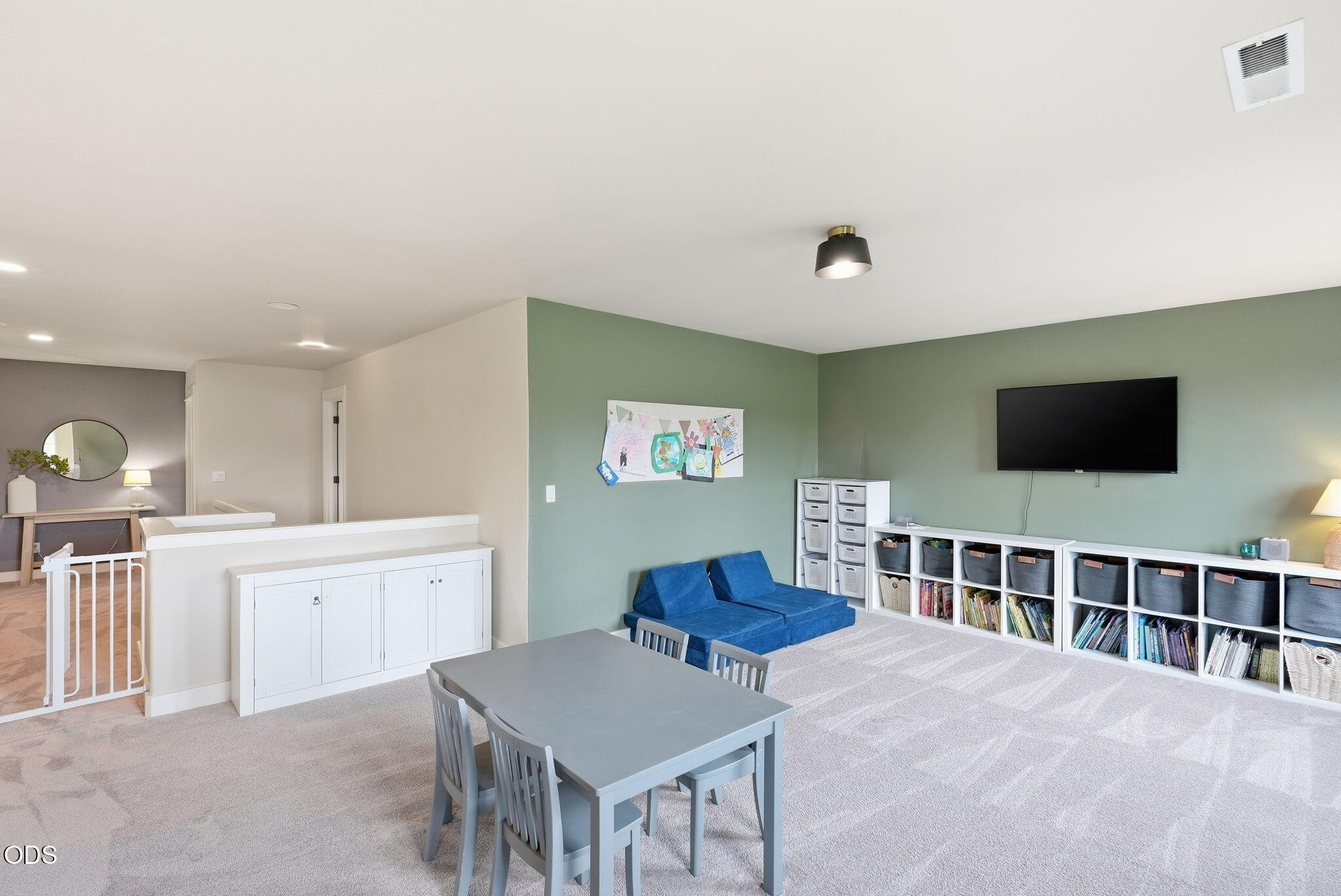 466 NW Flagline Drive