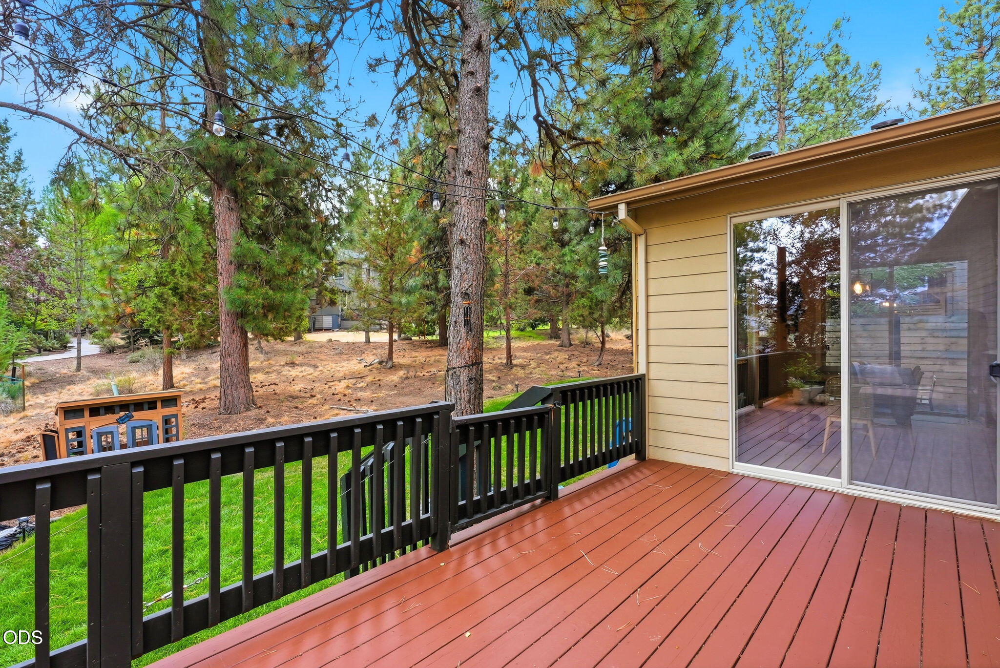 466 NW Flagline Drive