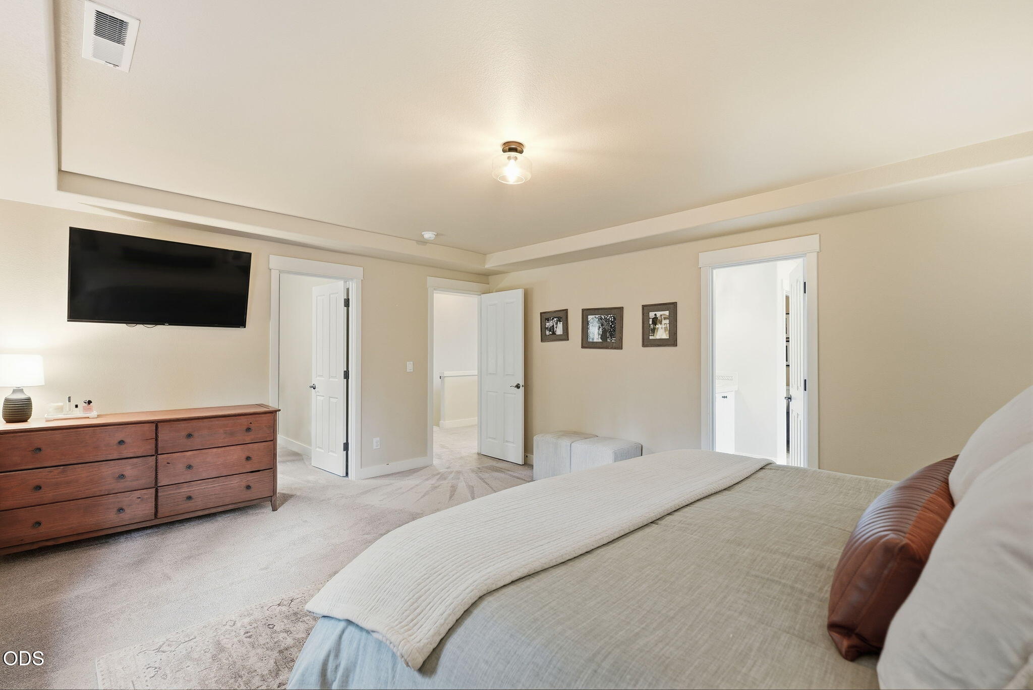 466 NW Flagline Drive