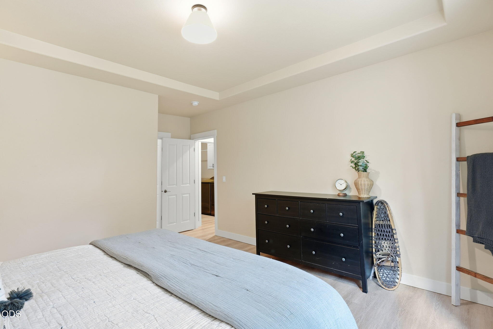 466 NW Flagline Drive