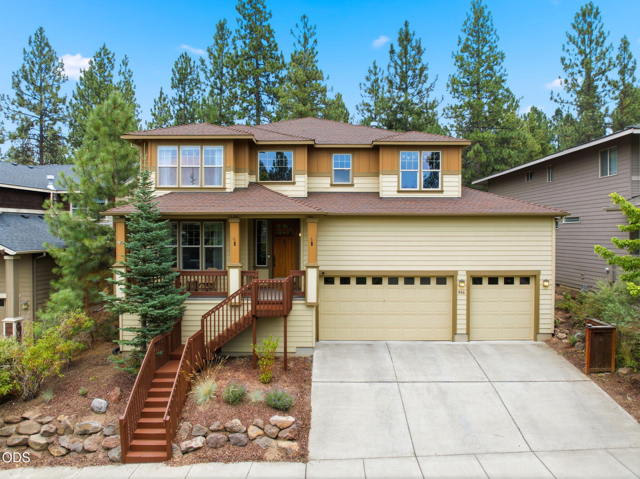 466 NW Flagline Drive
