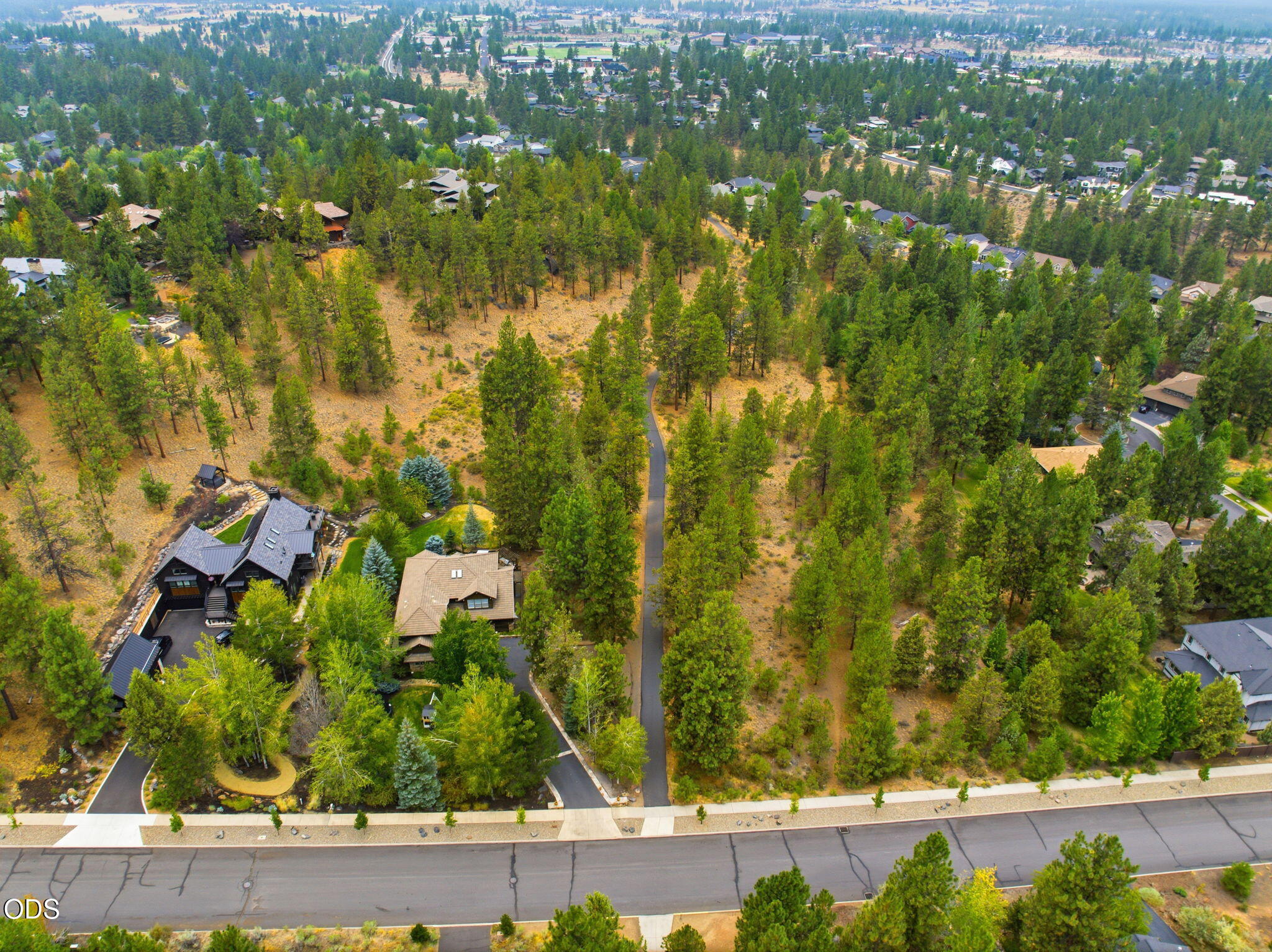 466 NW Flagline Drive