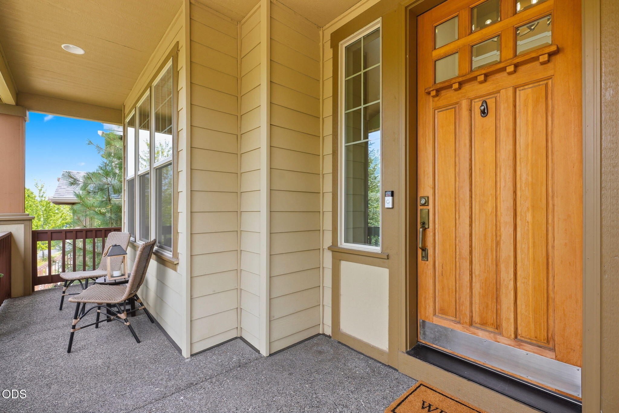 466 NW Flagline Drive