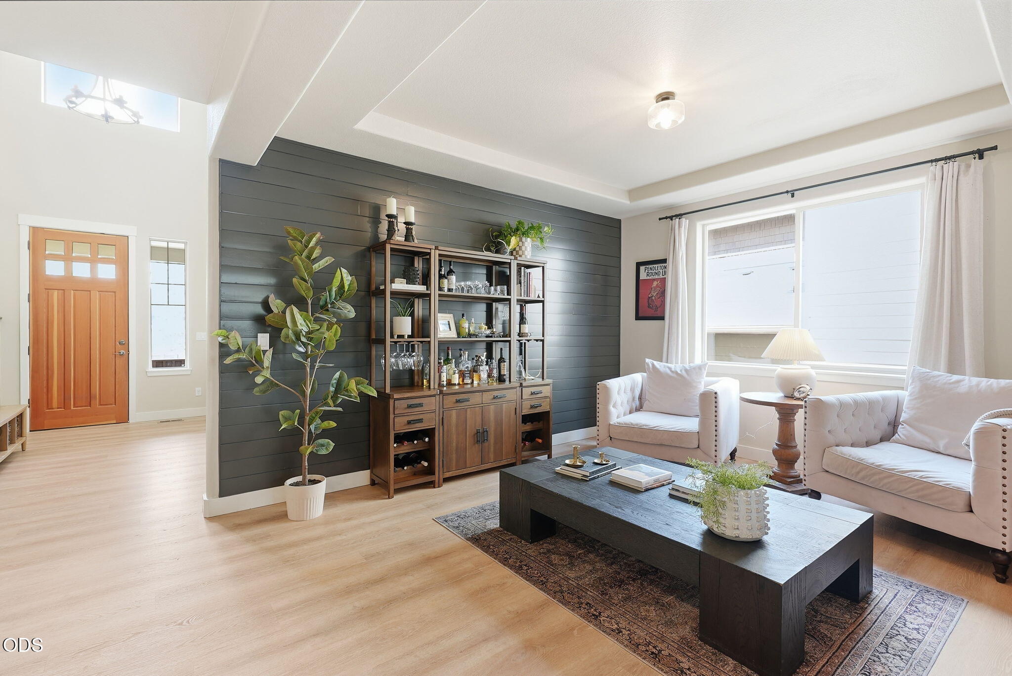466 NW Flagline Drive