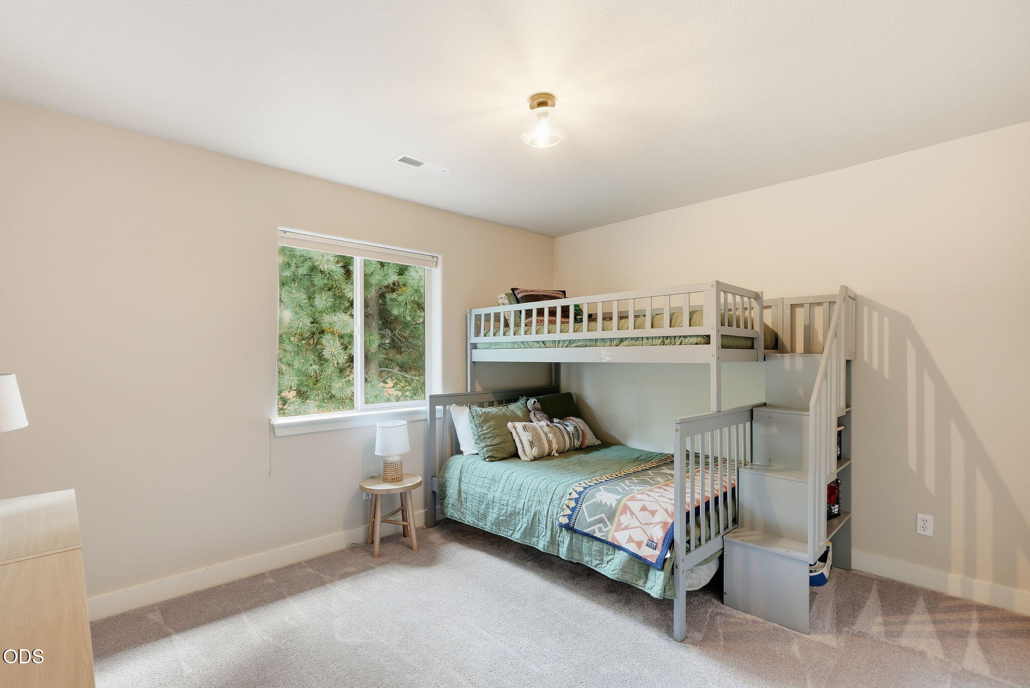 466 NW Flagline Drive