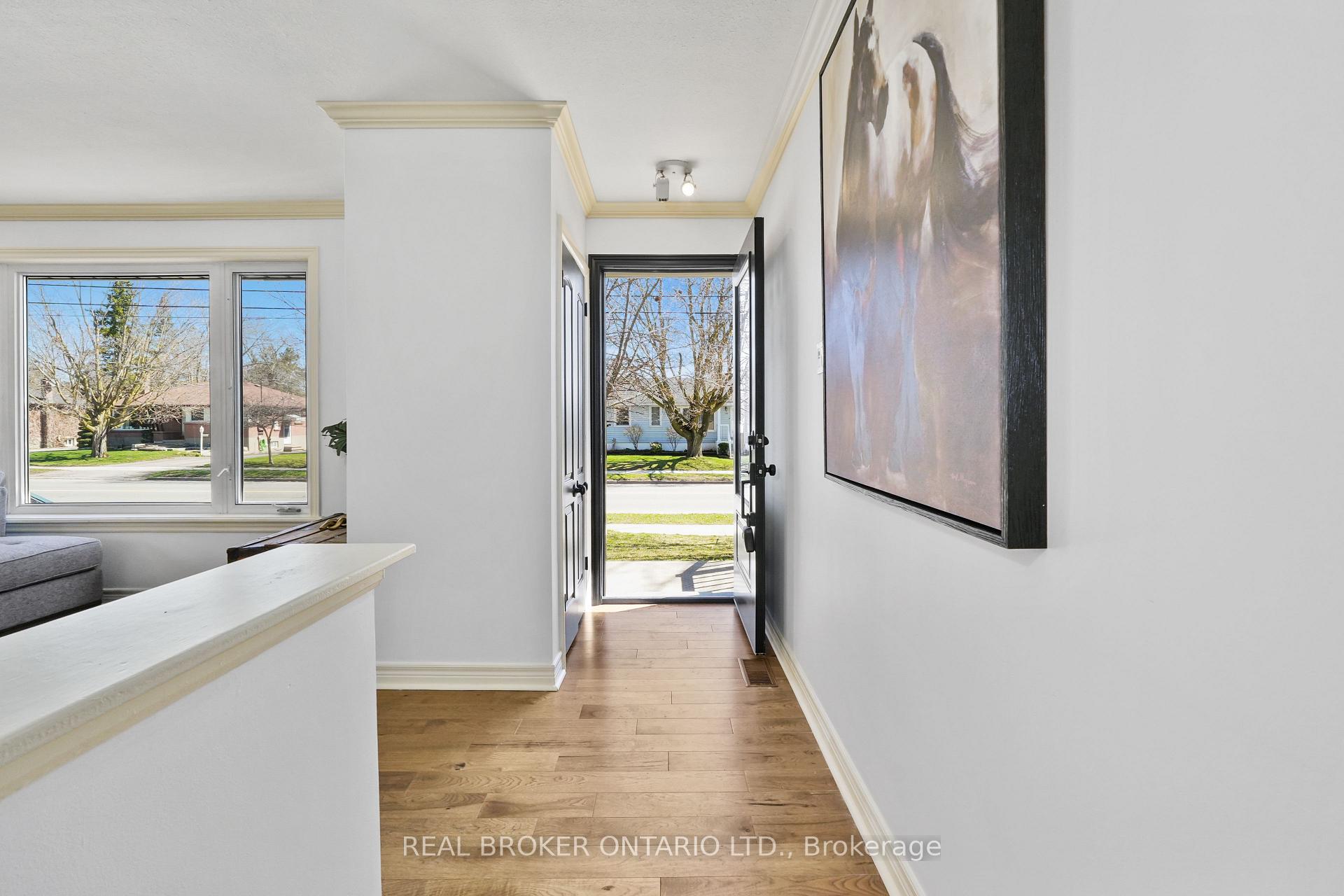 121 Goodfellow Road E