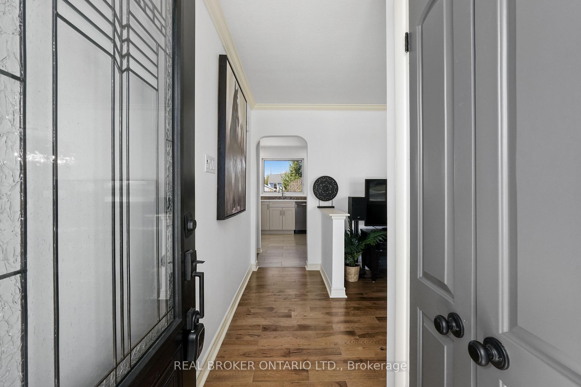 121 Goodfellow Road E