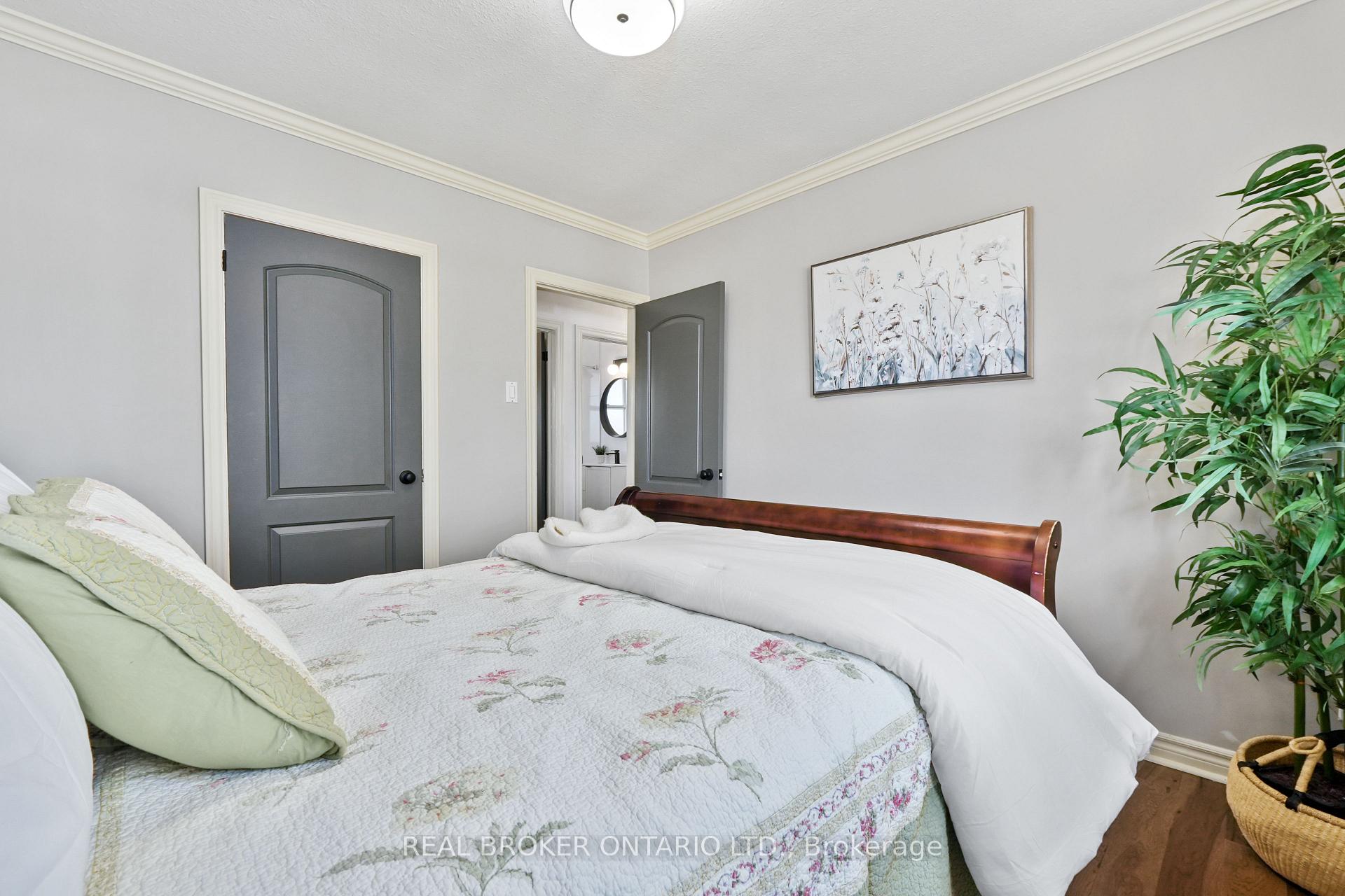 121 Goodfellow Road E