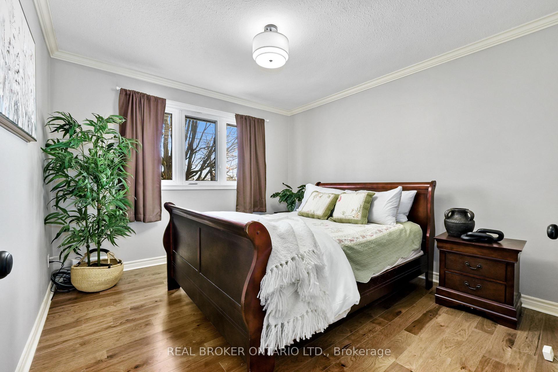 121 Goodfellow Road E