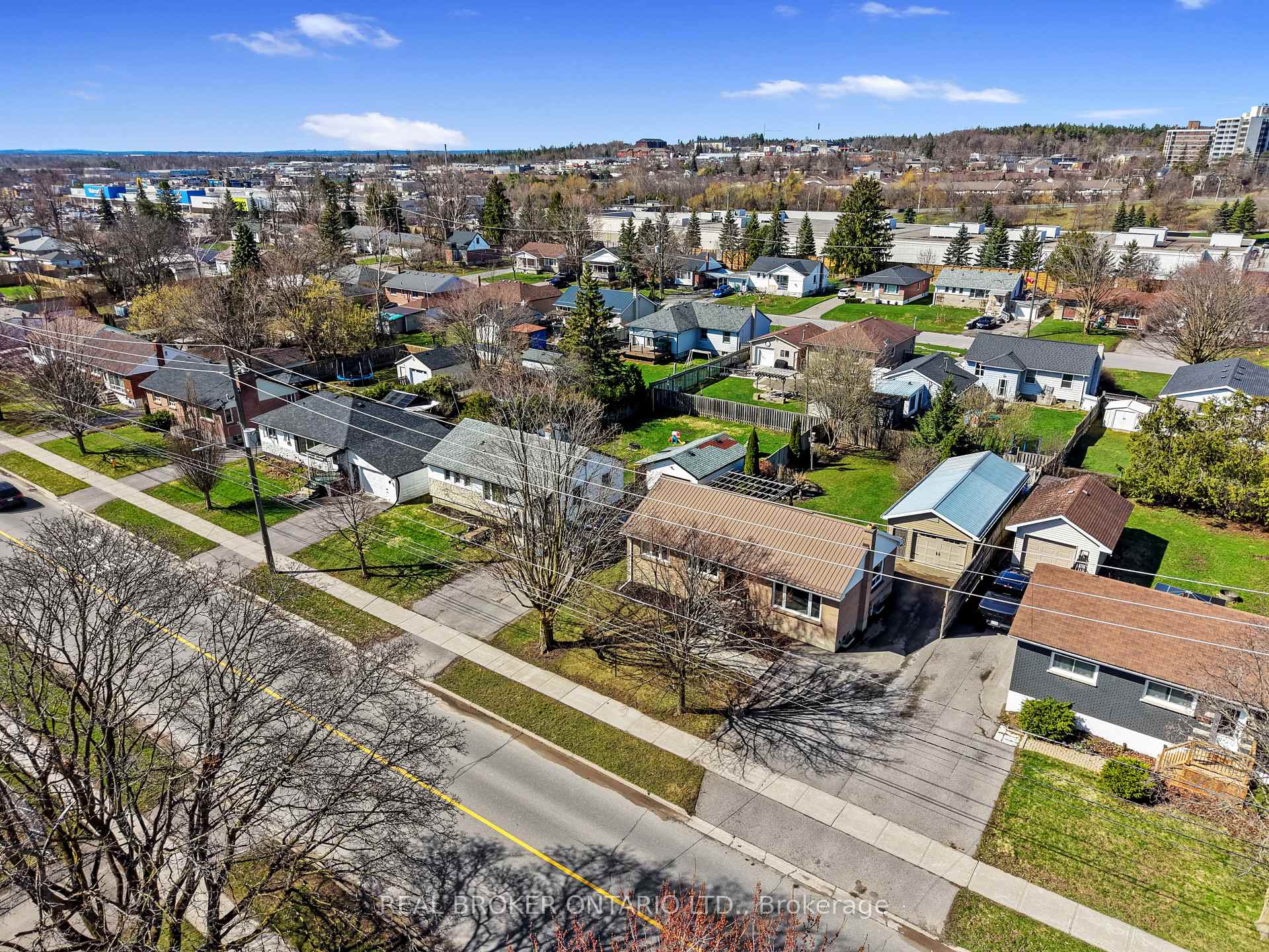 121 Goodfellow Road E