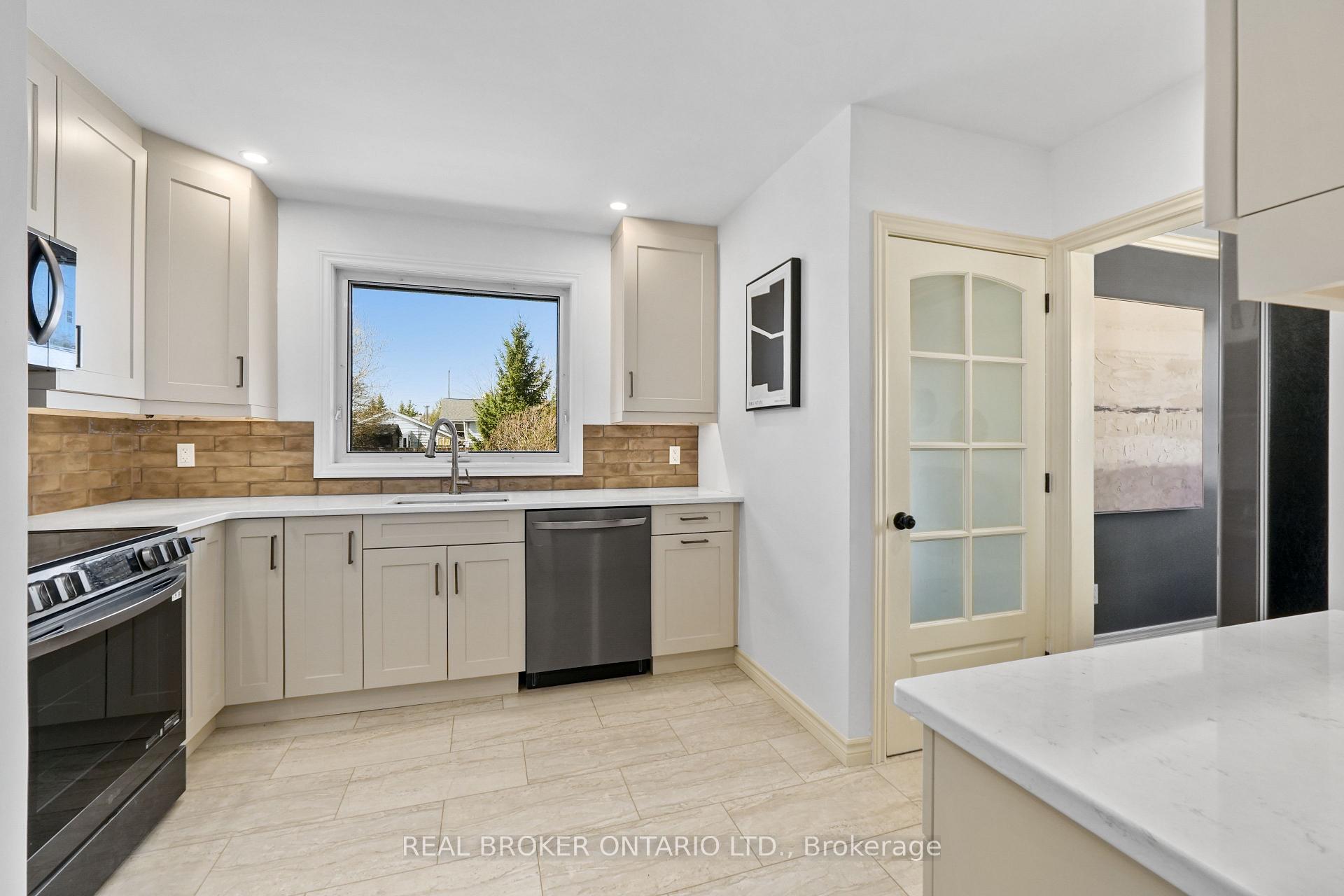 121 Goodfellow Road E