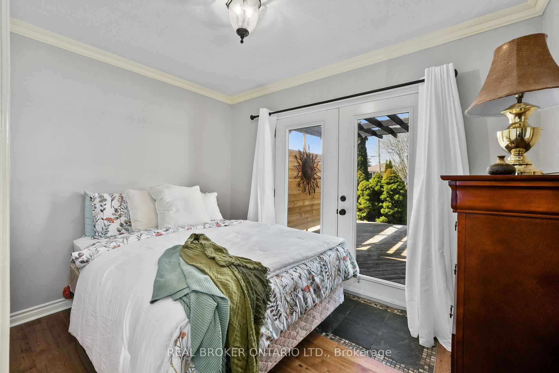 121 Goodfellow Road E