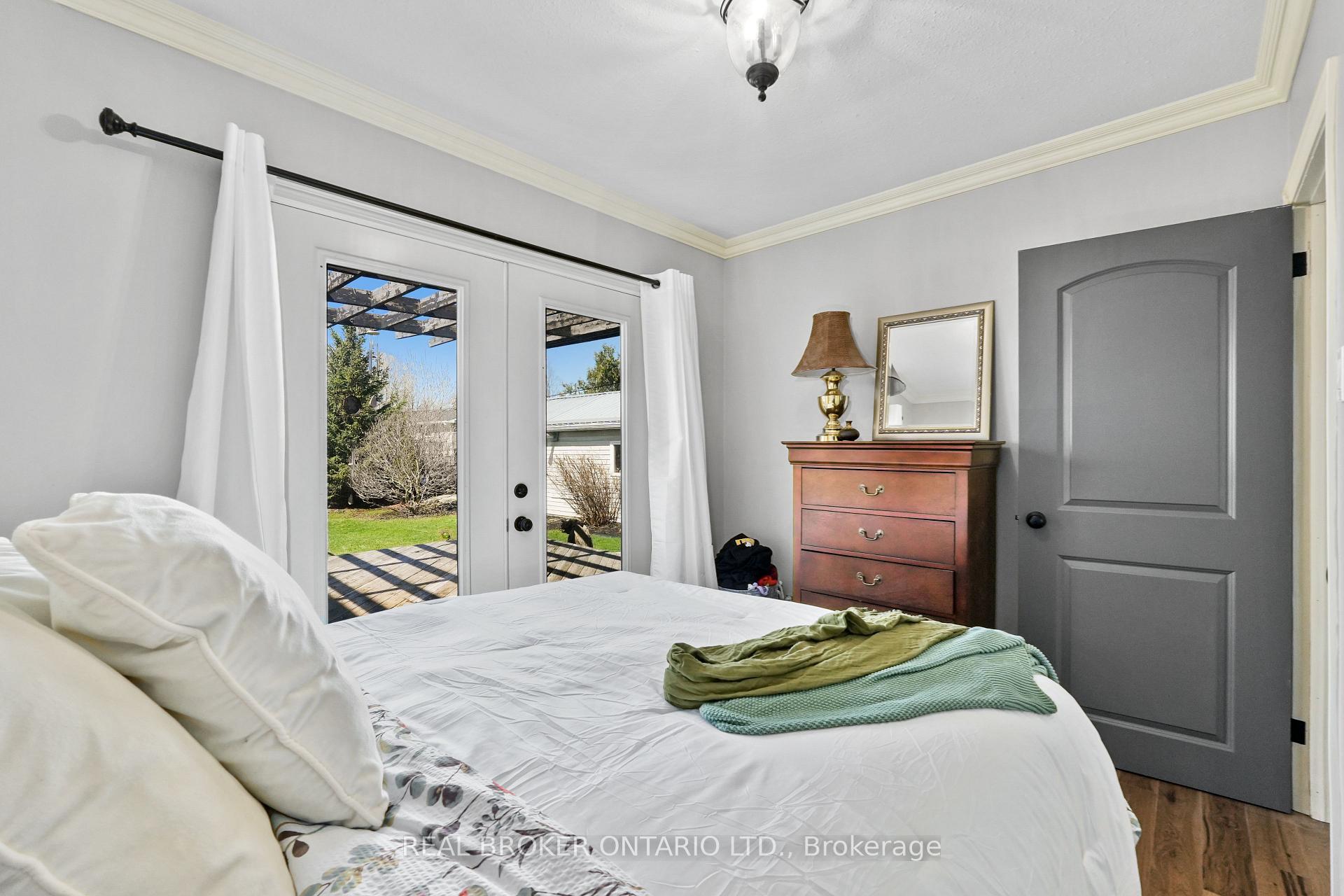 121 Goodfellow Road E