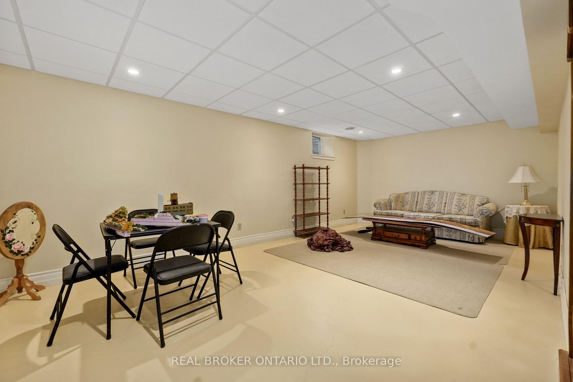 462 Franklin Drive