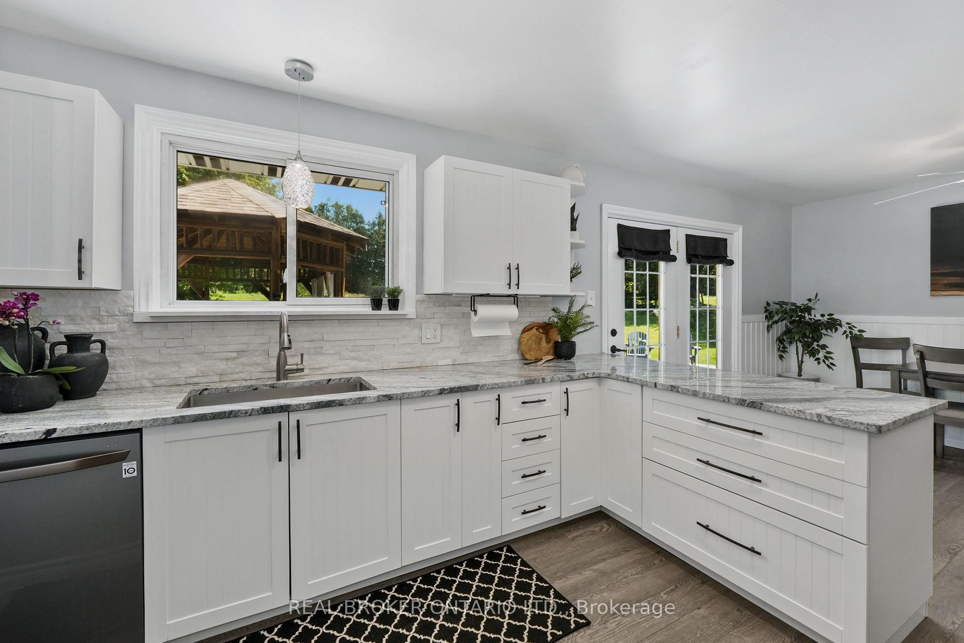 33 Cadillac Boulevard