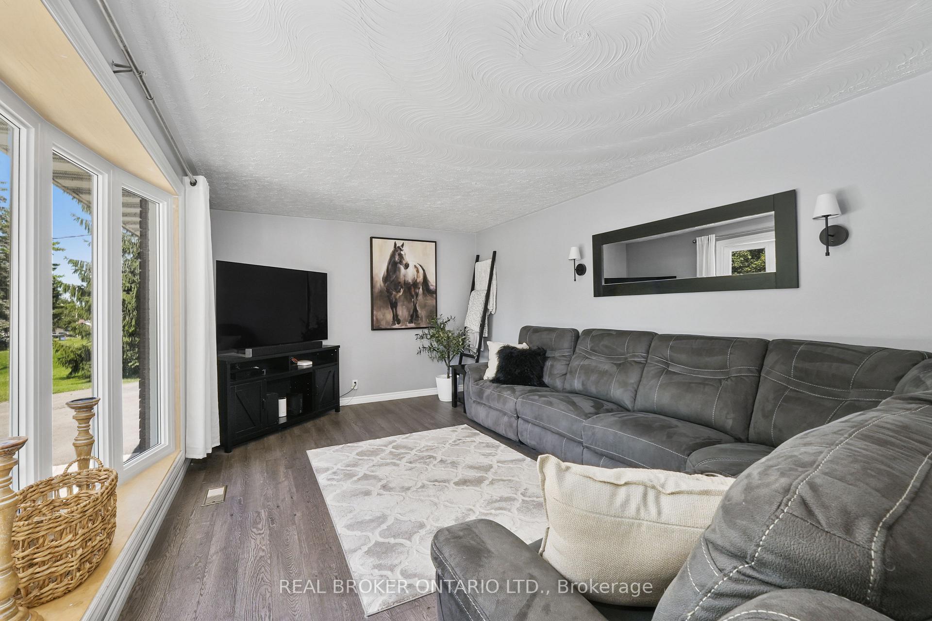 33 Cadillac Boulevard