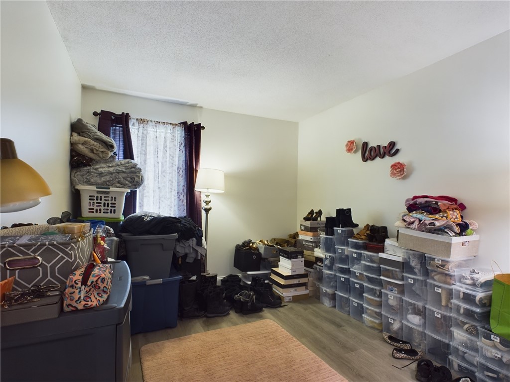 21 Apache Drive F