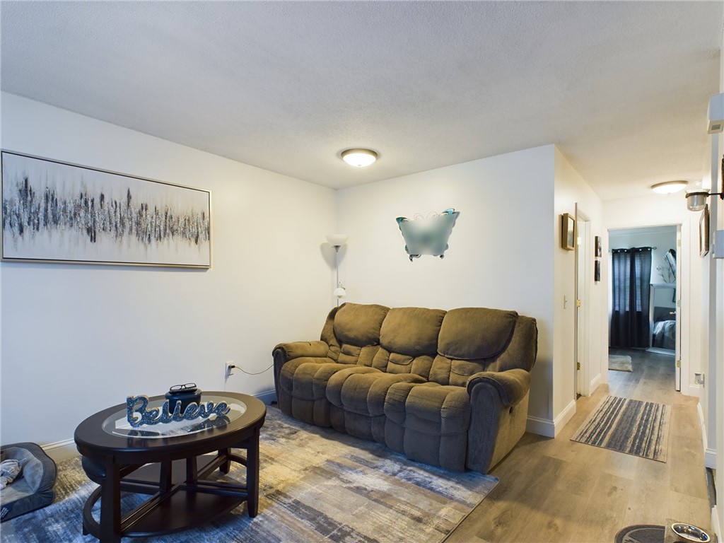 21 Apache Drive F