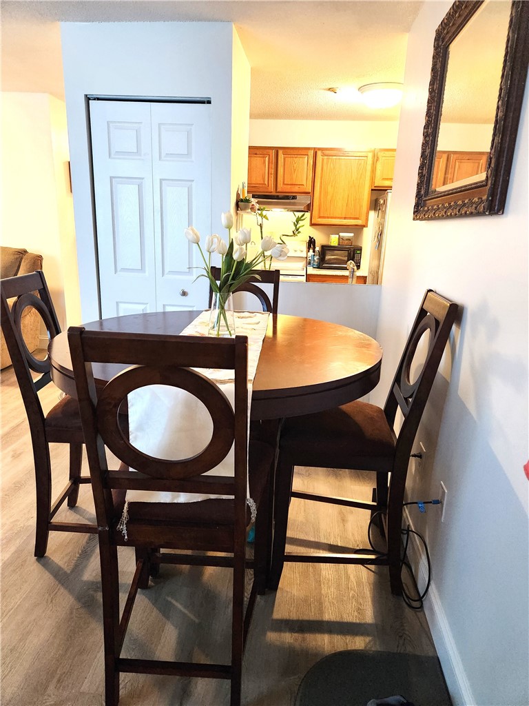 21 Apache Drive F