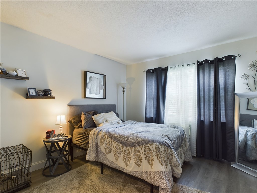 21 Apache Drive F