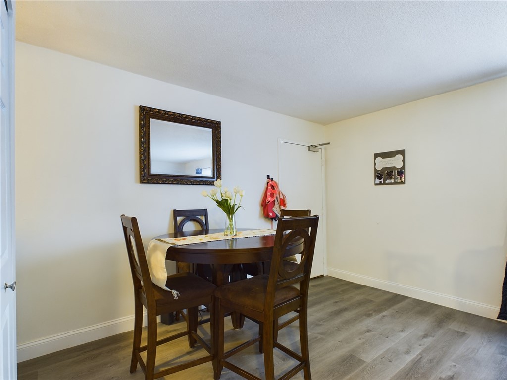 21 Apache Drive F
