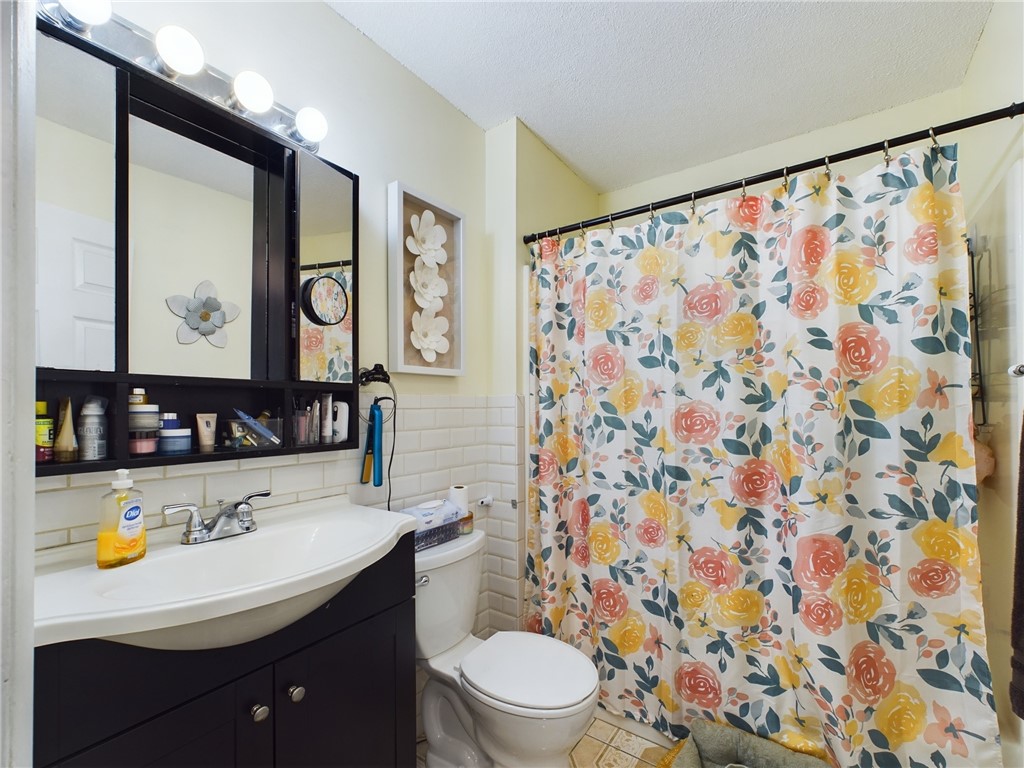 21 Apache Drive F