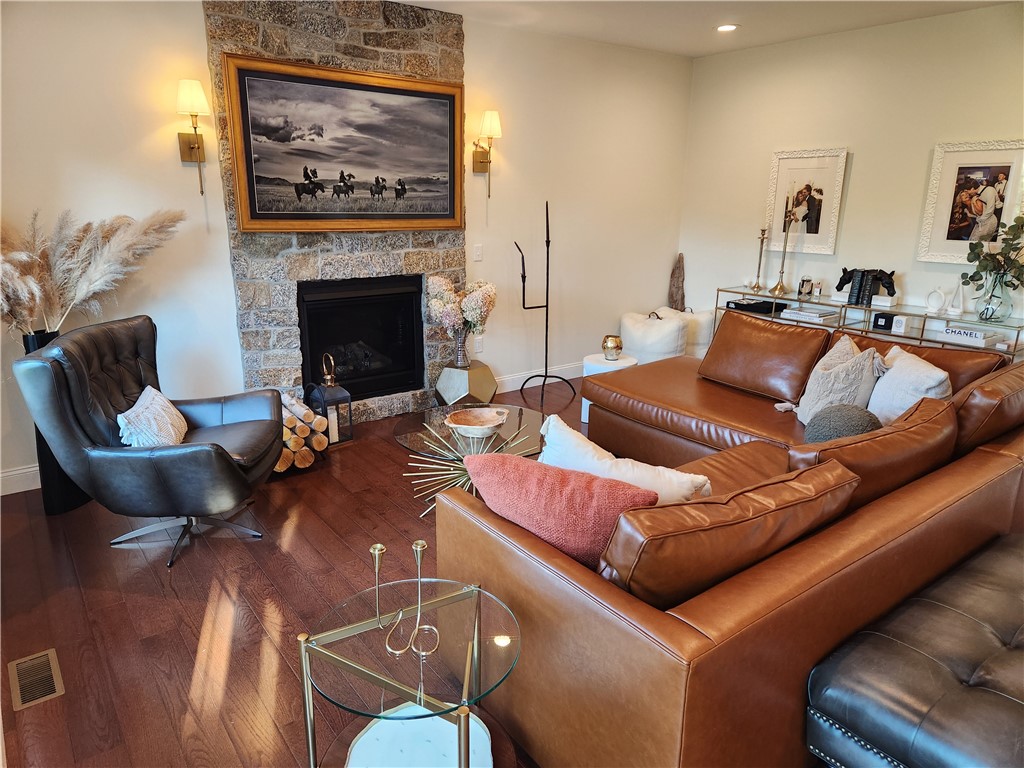 29 Wooded Grove Circle