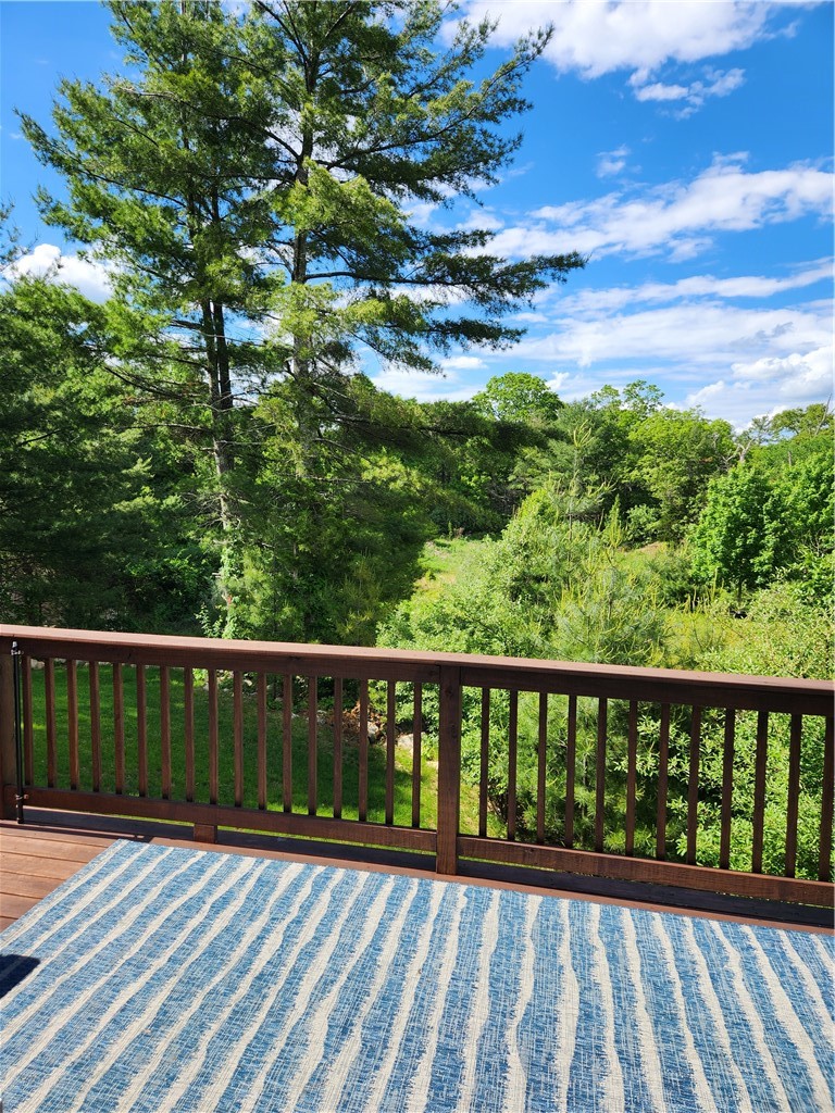 29 Wooded Grove Circle