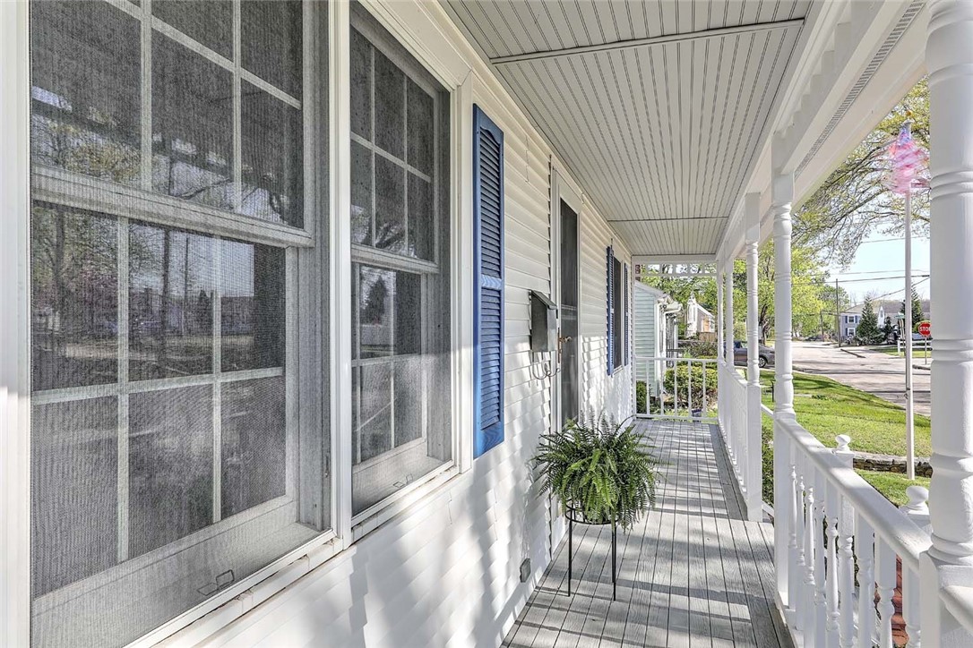 32 Glengrove Avenue