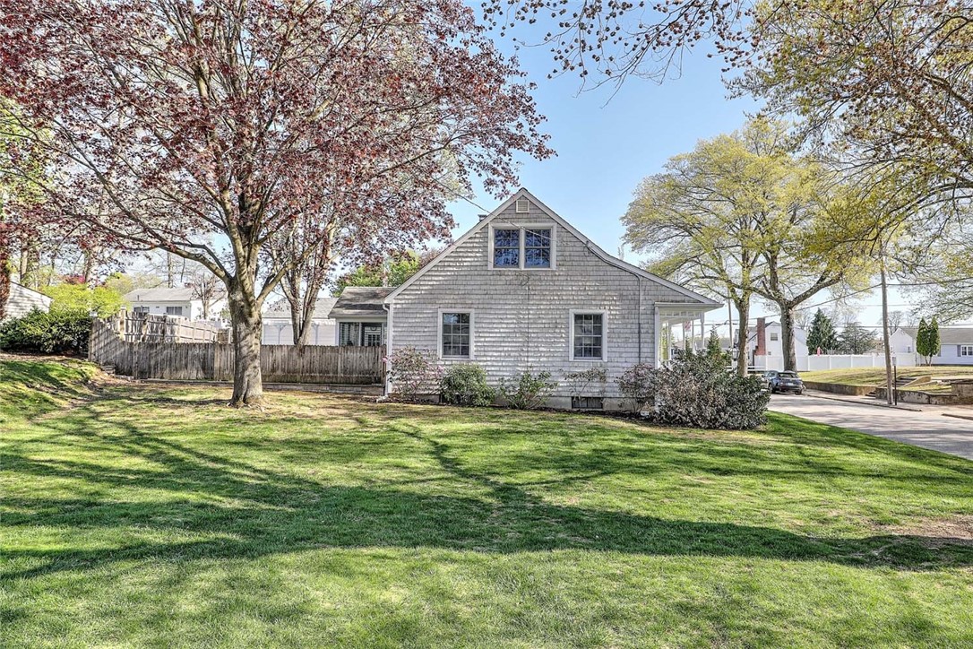 32 Glengrove Avenue