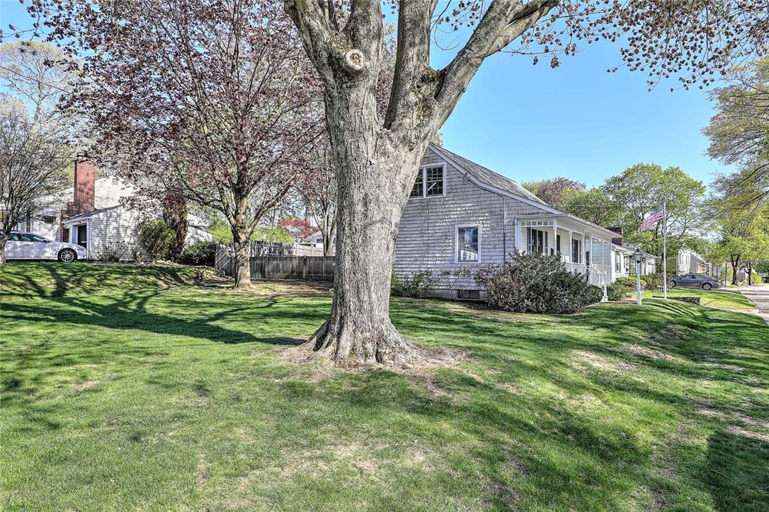32 Glengrove Avenue