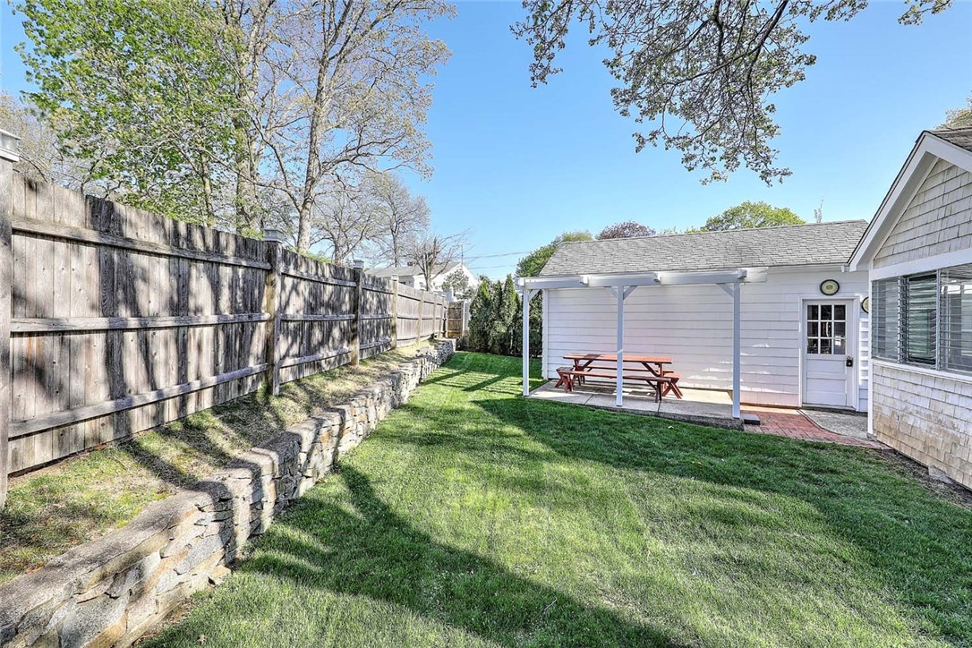 32 Glengrove Avenue