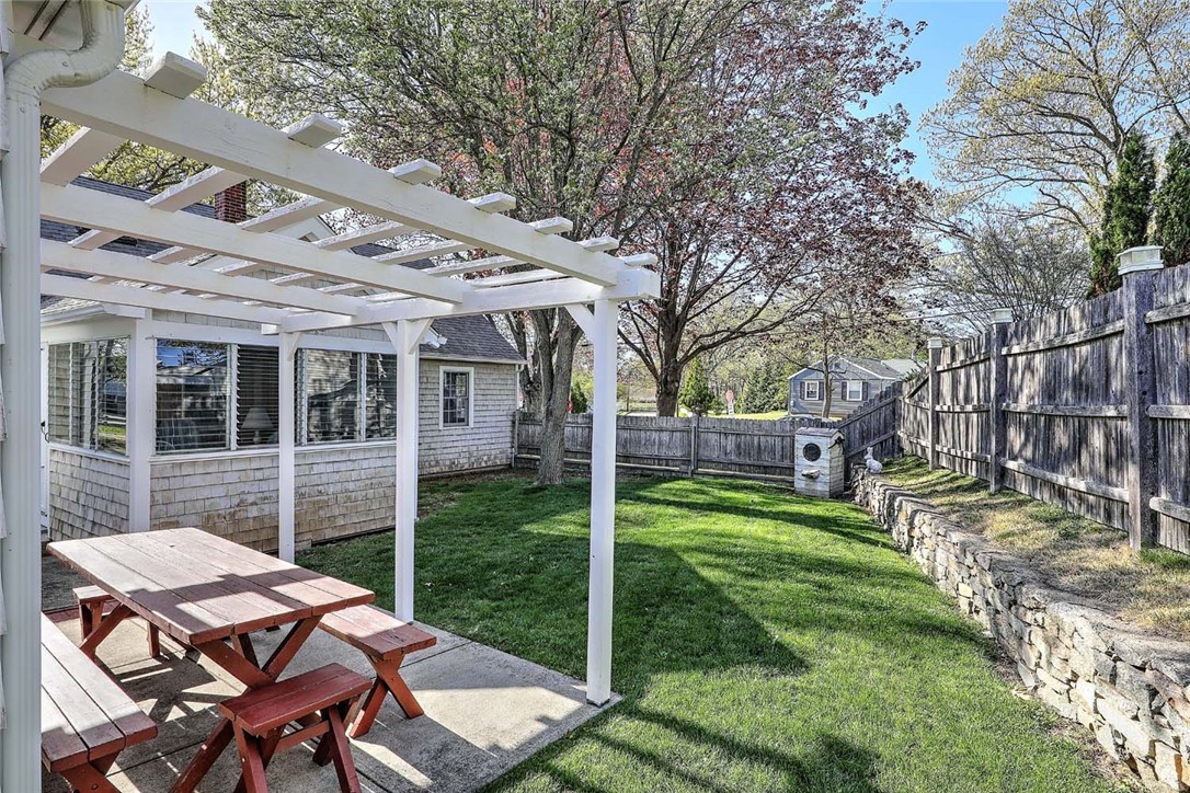 32 Glengrove Avenue