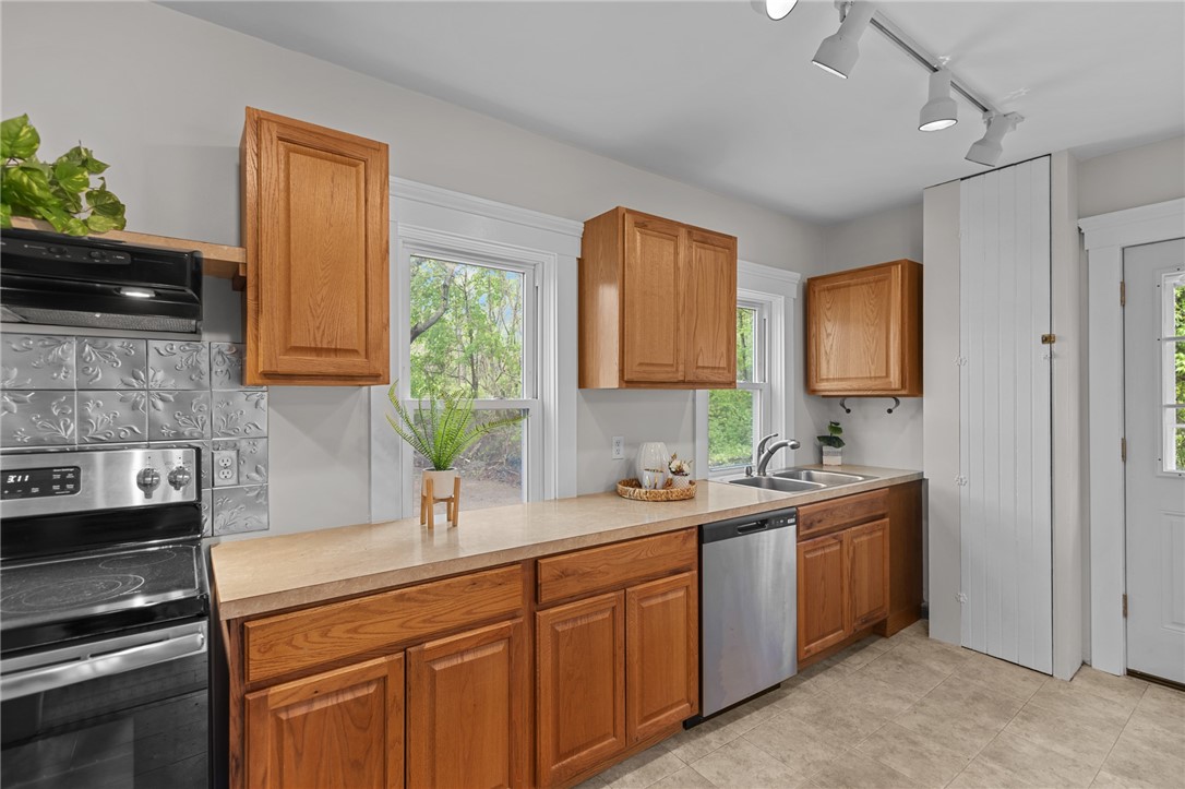 183 Annaquatucket Road