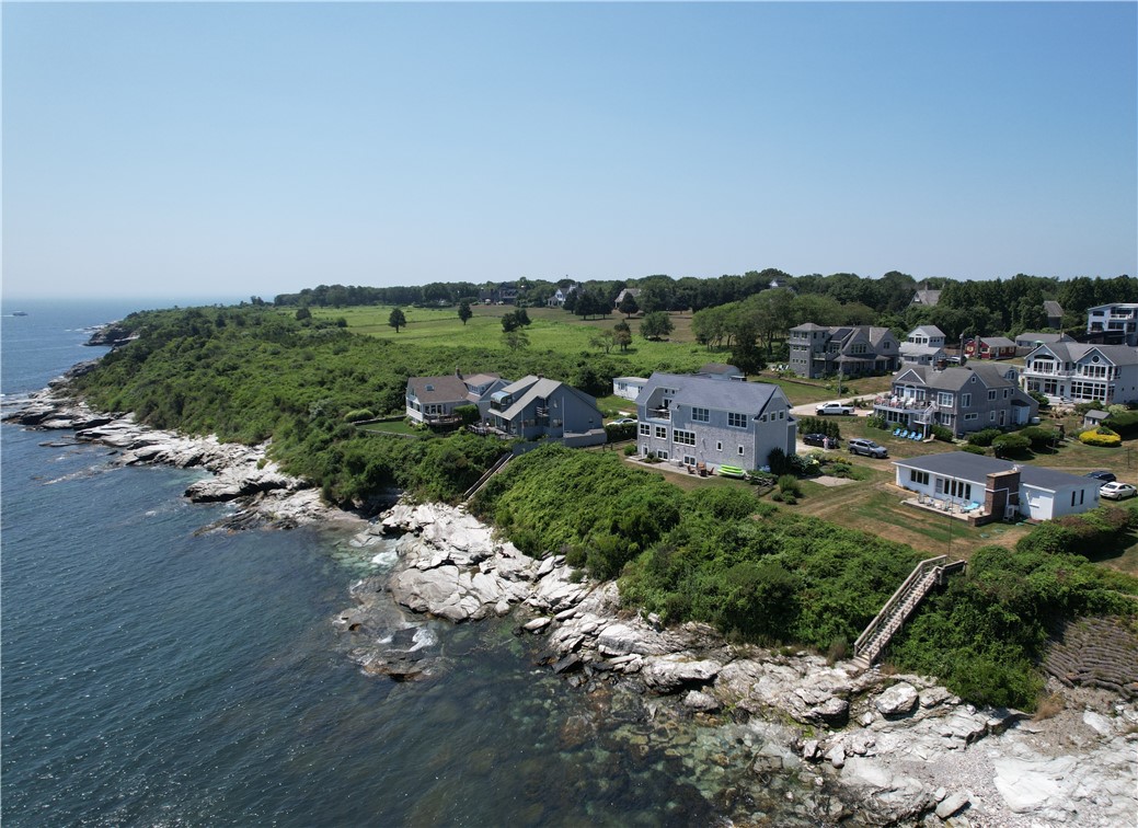 4 Clarkes Village Lane