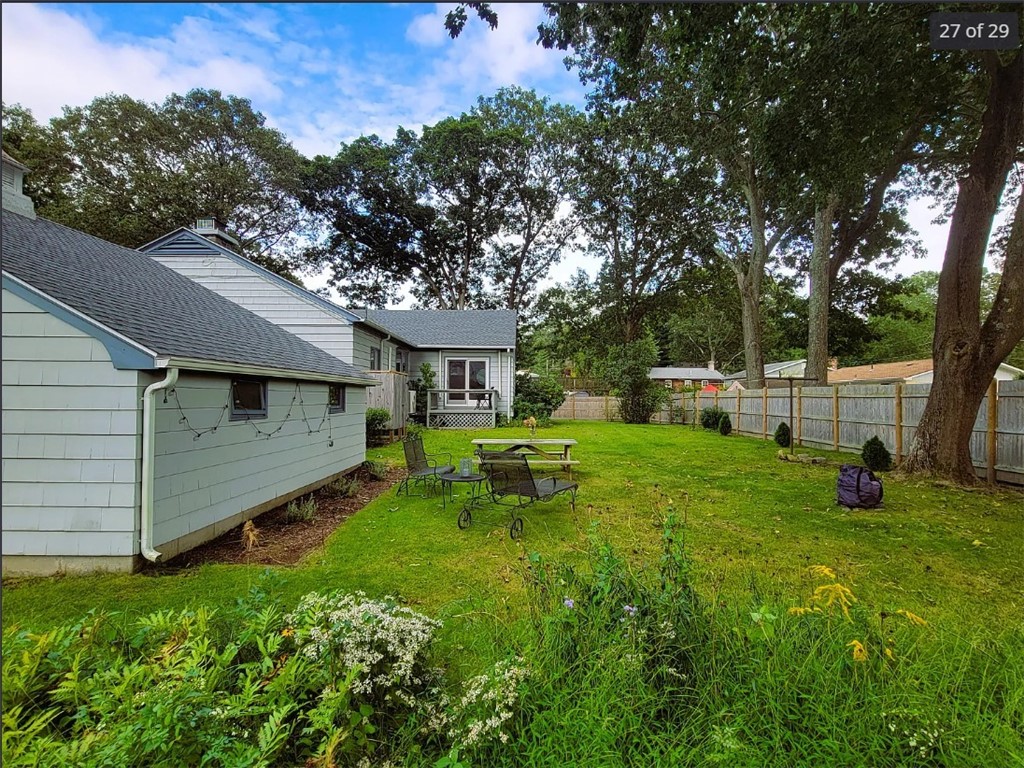 106 Pettaquamscutt Lake Road