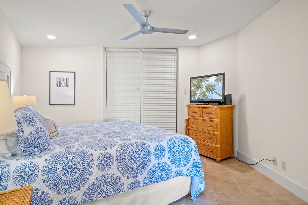 6649 Seacomber Dr 307