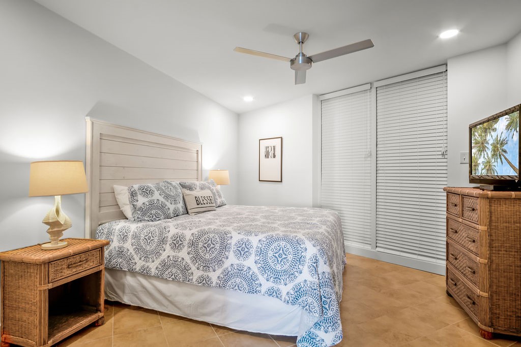 6649 Seacomber Dr 307