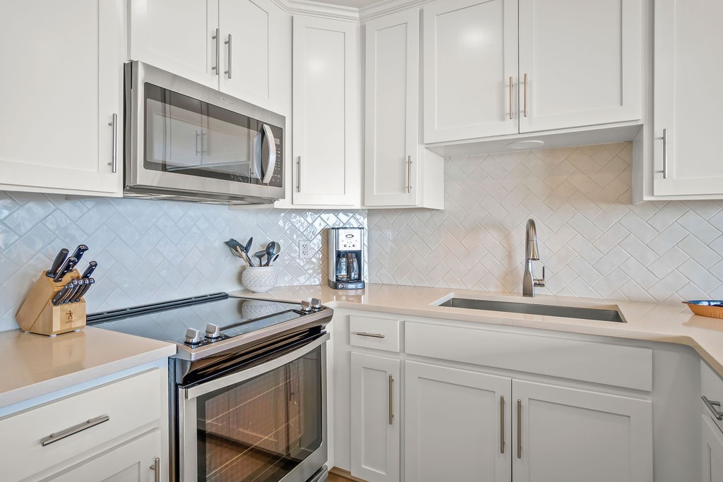 6649 Seacomber Dr 307