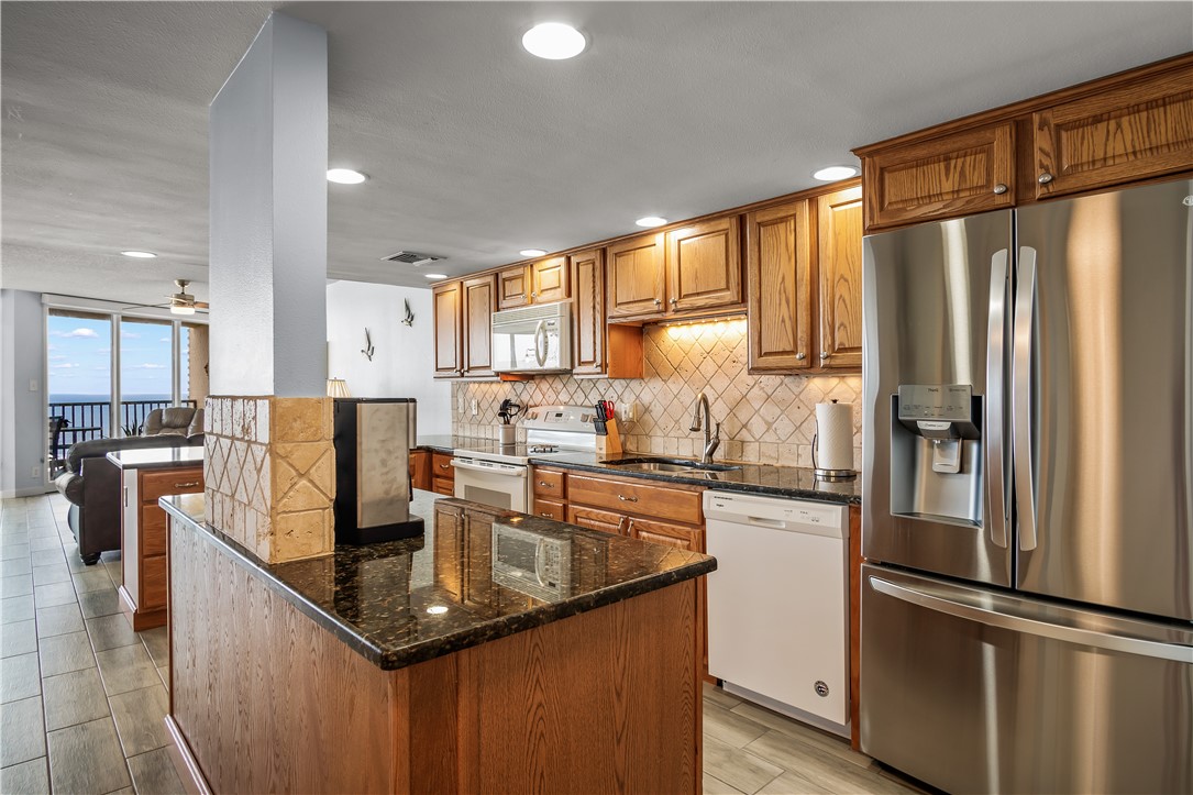 6649 Seacomber Dr 601