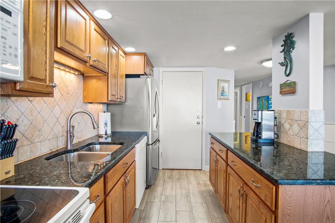 6649 Seacomber Dr 601