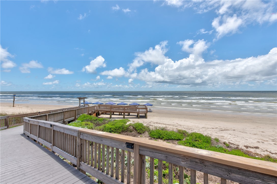 6649 Seacomber Dr 709