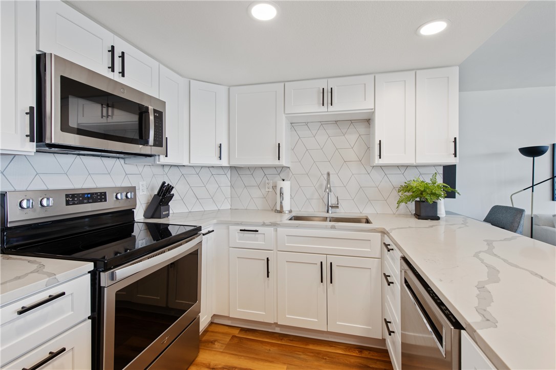 6649 Seacomber Dr 709