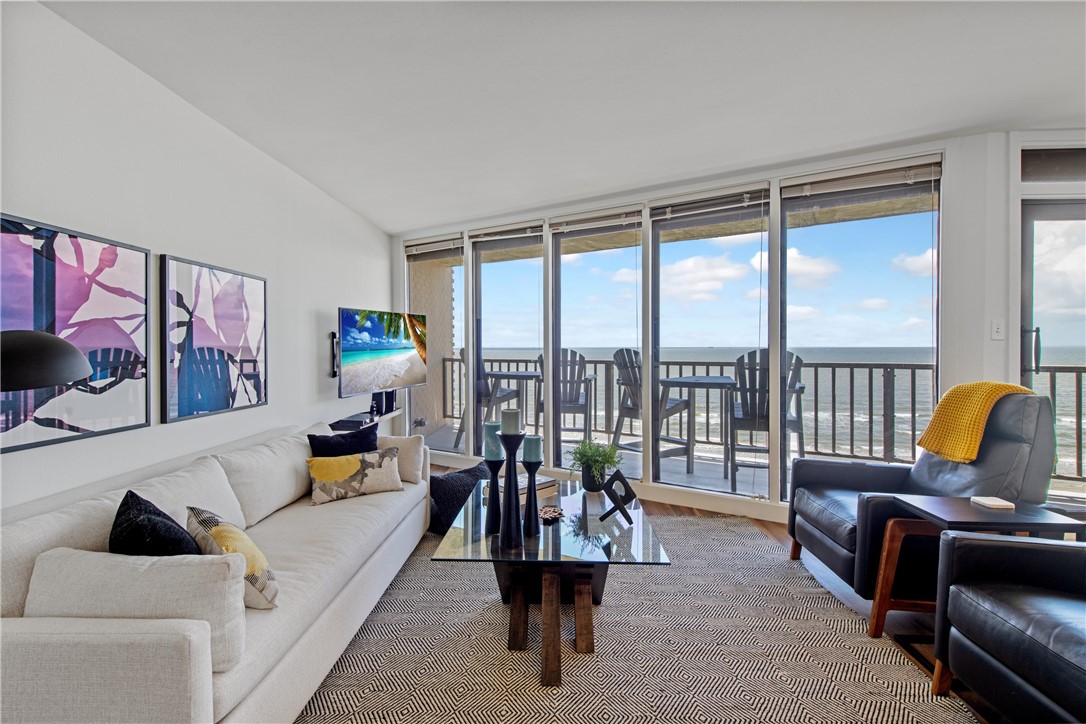 6649 Seacomber Dr 709