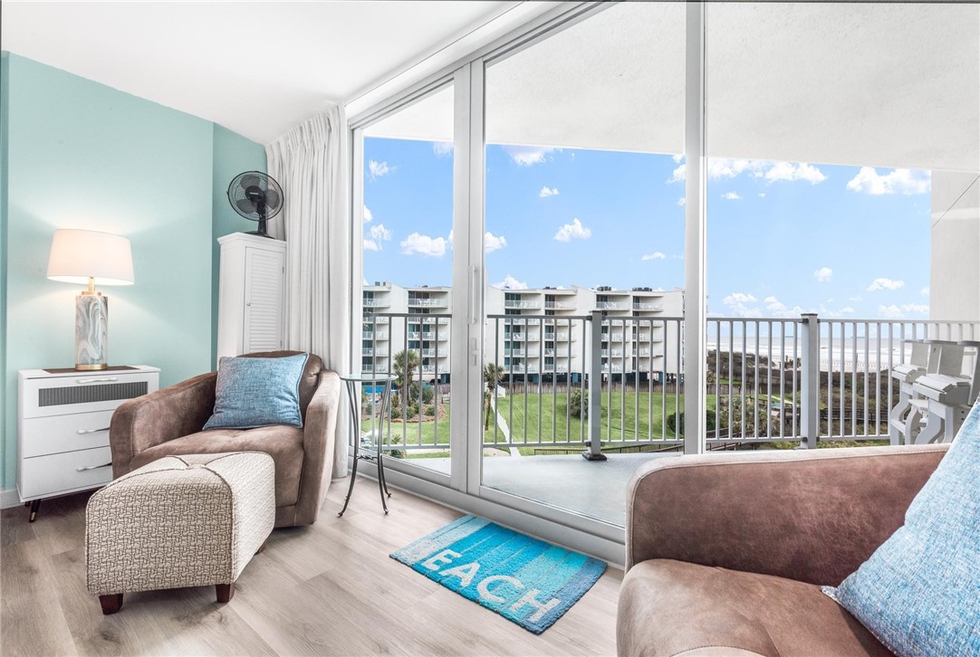 800 Sandcastle Dr 335