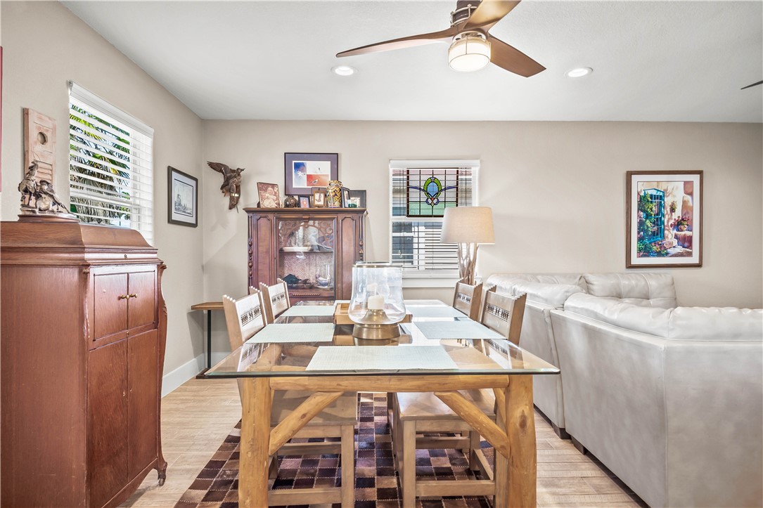 306 Dunesway