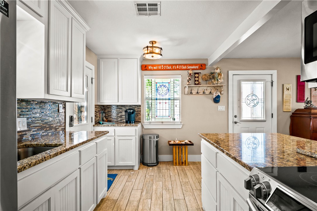 306 Dunesway