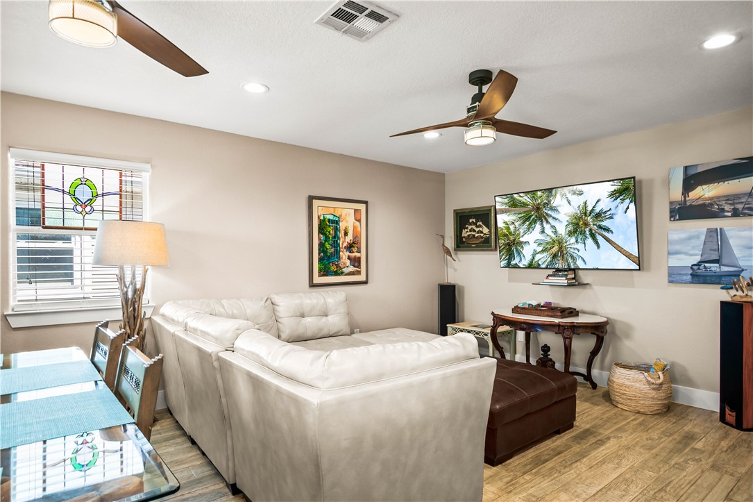 306 Dunesway