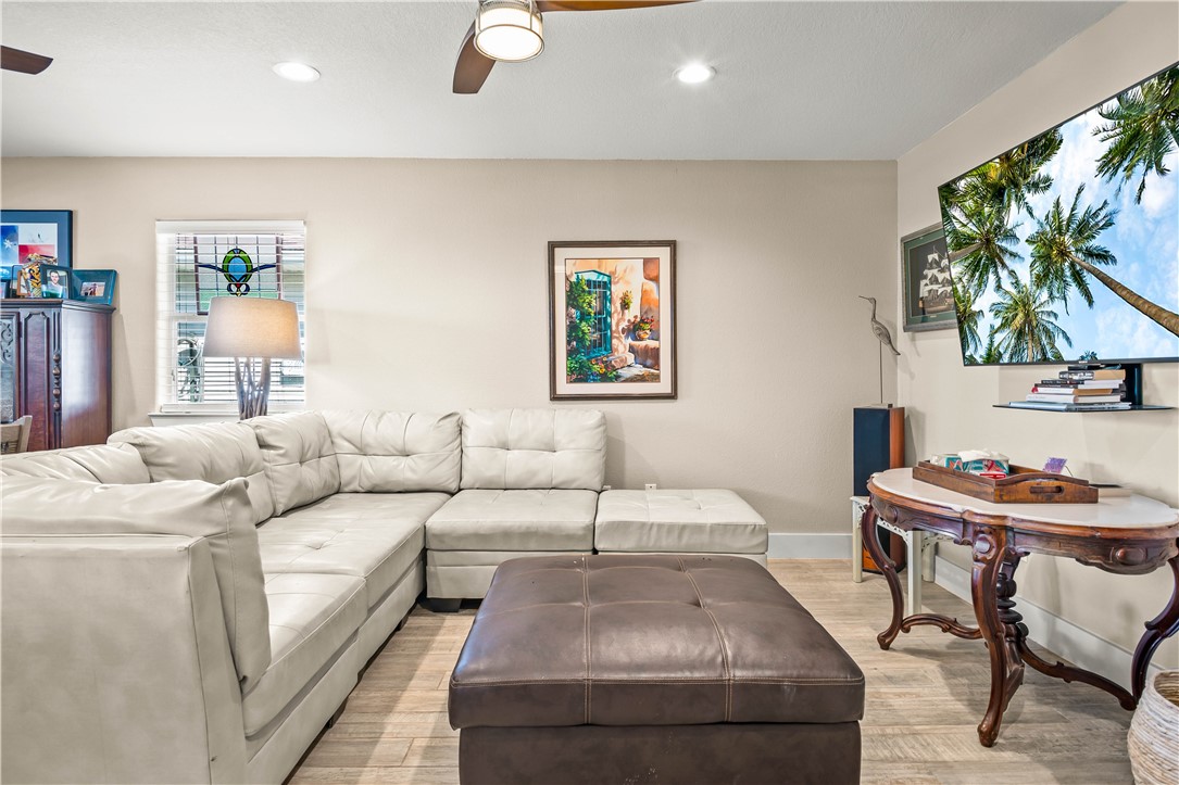 306 Dunesway